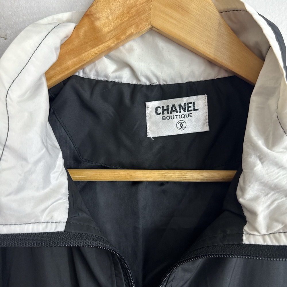 Vintage Chanel Black and White Jacket - Picture 3 of 8